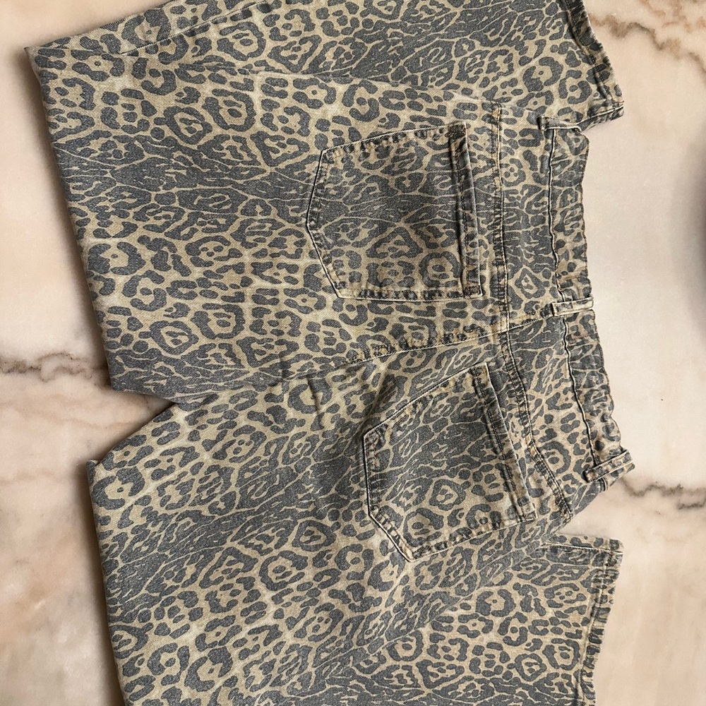 Leopard Print Denim pants - Picture 2 of 3